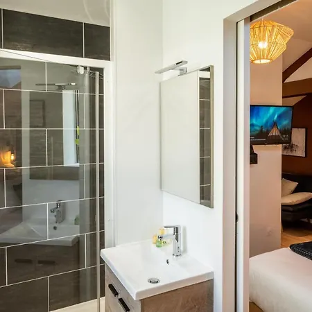 Appart-hotel De Standing Avec Jacuzzi Privatisable En Option *