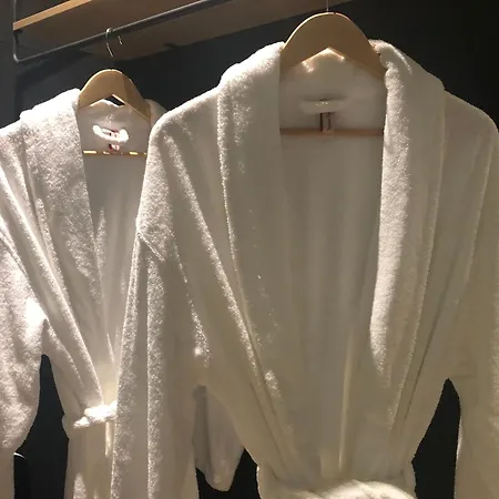 Appart-hotel De Standing Avec Jacuzzi Privatisable En Option *