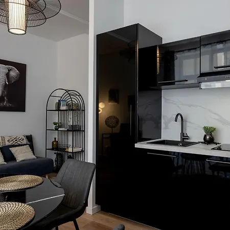 Appart-hotel De Standing Avec Jacuzzi Privatisable En Option 아파트 *