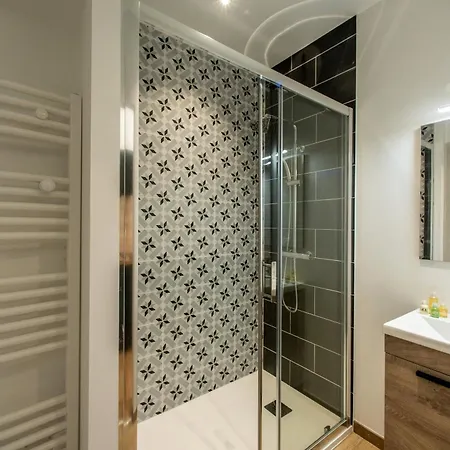 Appart-hotel De Standing Avec Jacuzzi Privatisable En Option Lägenhet *